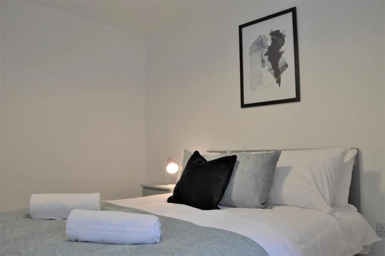 Qh30 - 2 Double Bedrooms Sleeping Up To 4 People - Close To Sheffield City Centre - Perfect For Work Or Leisure!