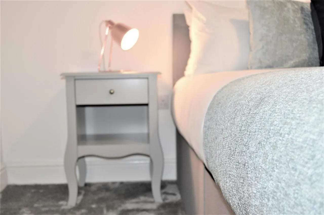 Qh30 - 2 Double Bedrooms Sleeping Up To 4 People - Close To Sheffield City Centre - Perfect For Work Or Leisure! 0*,  イギリス